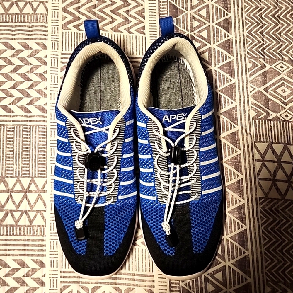 Apex A7100 size 12 MED blue